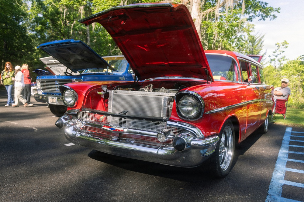 USACE Attends 2nd Annual Cruisin' the Bigbee Car Show!