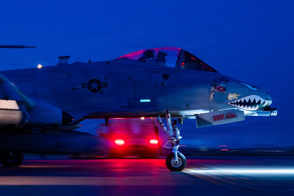 A-10 Thunderbolt Hot Pit Refueling