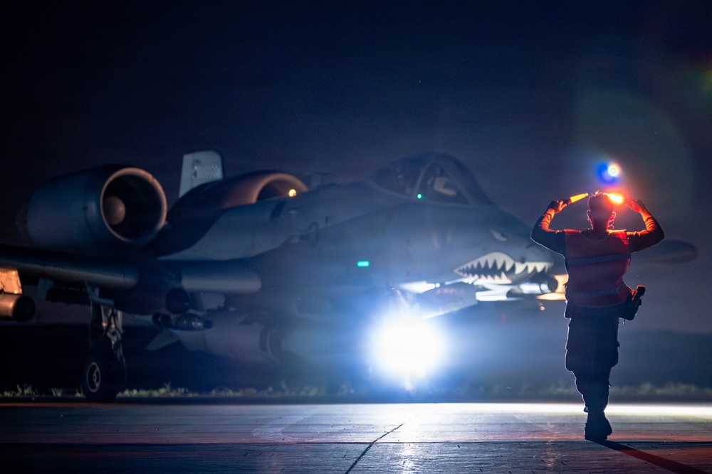 A-10 Thunderbolt Hot Pit Refueling