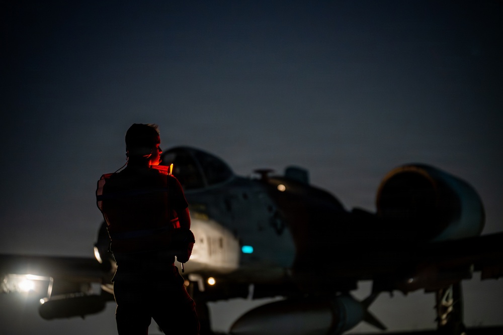 A-10 Thunderbolt Hot Pit Refueling