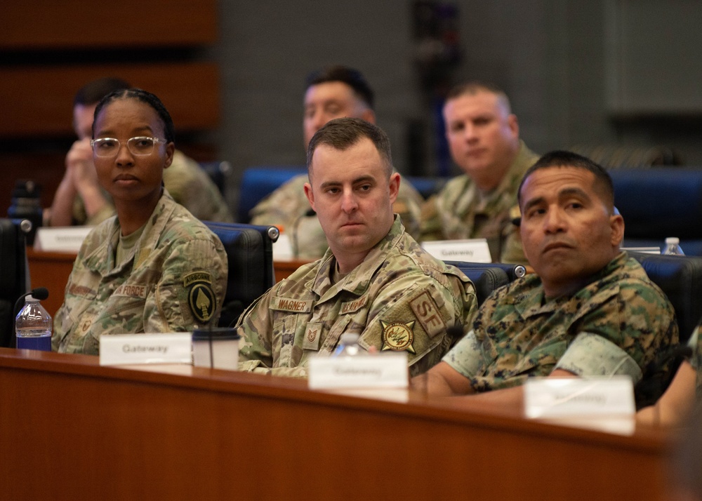 U.S. Strategic Command hosts noncommissioned officers during Gateway