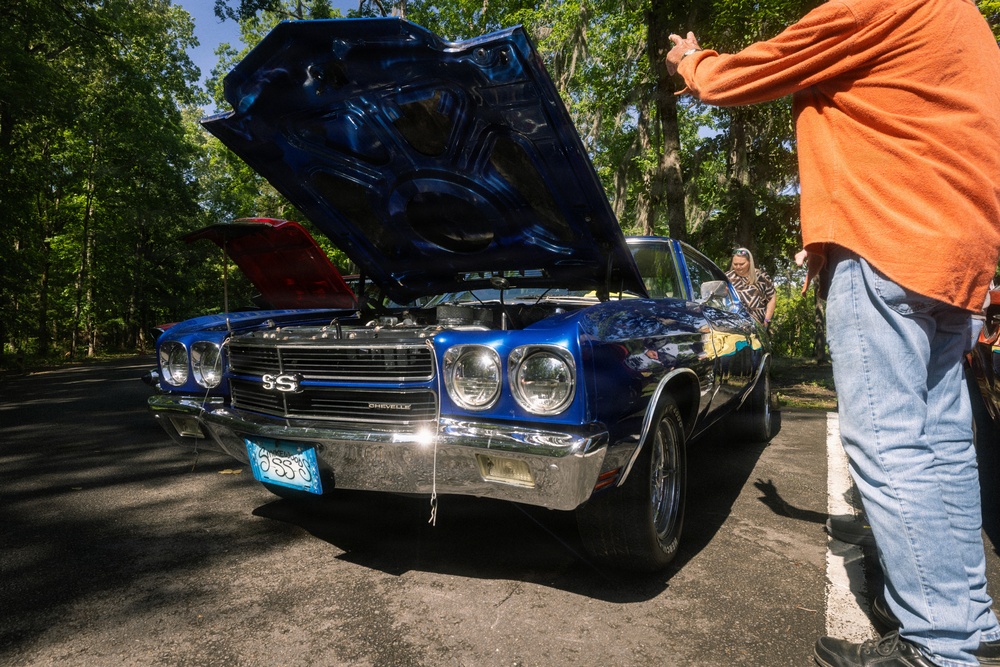 USACE Attends 2nd Annual Cruisin' the Bigbee Car Show!