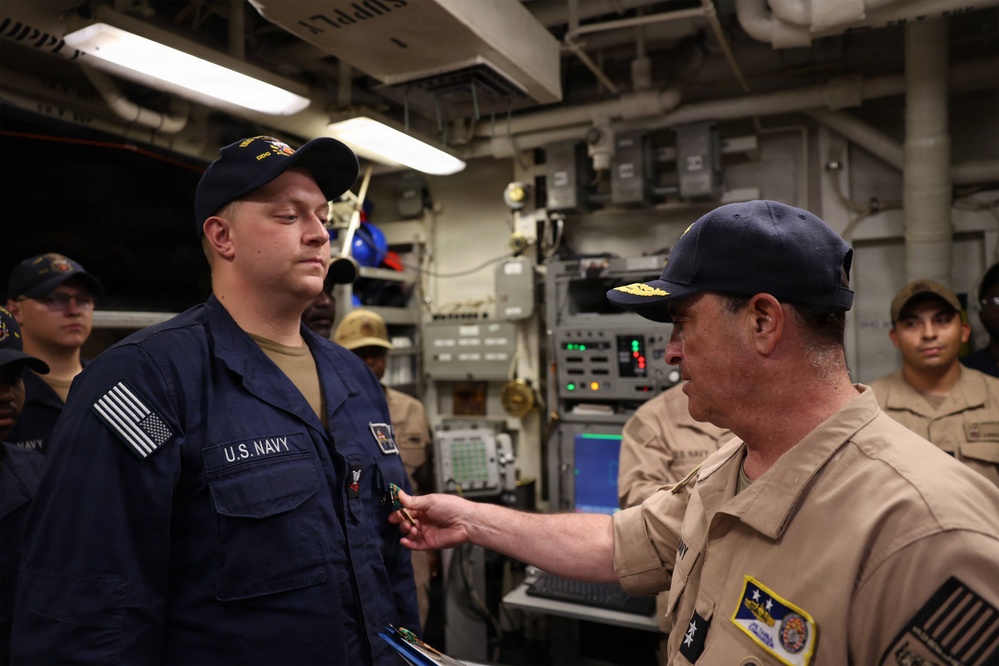 Rear Adm. Cahill Visits USS Farragut