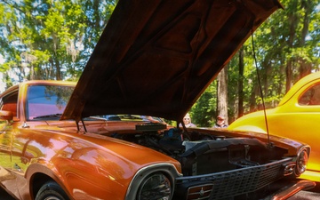 USACE Attends 2nd Annual Cruisin' the Bigbee Car Show!