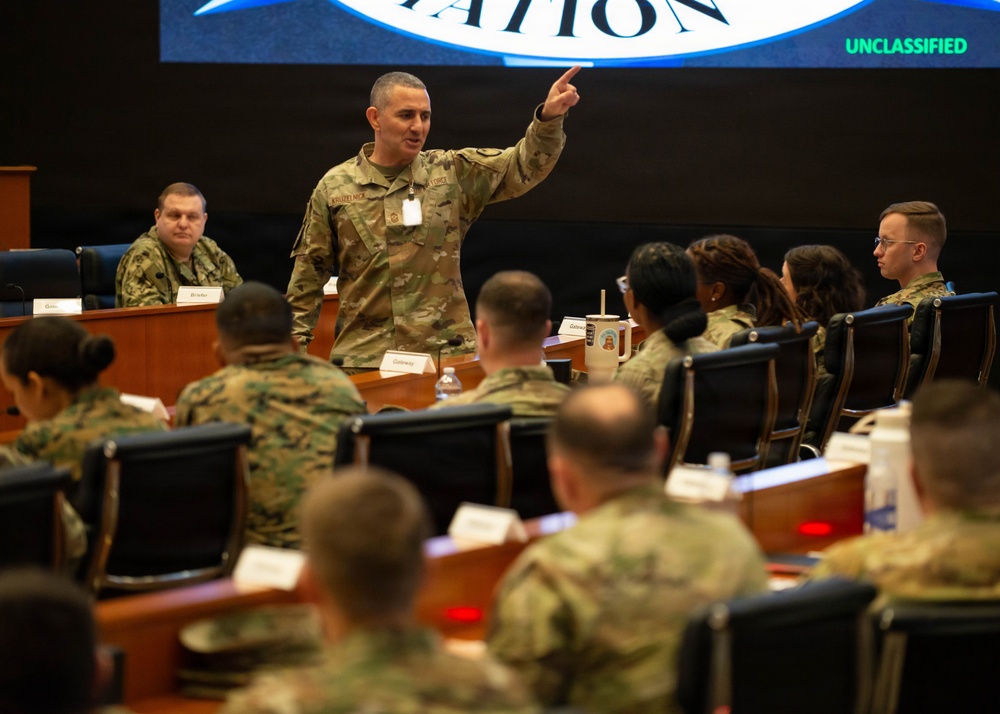 U.S. Strategic Command hosts noncommissioned officers during Gateway