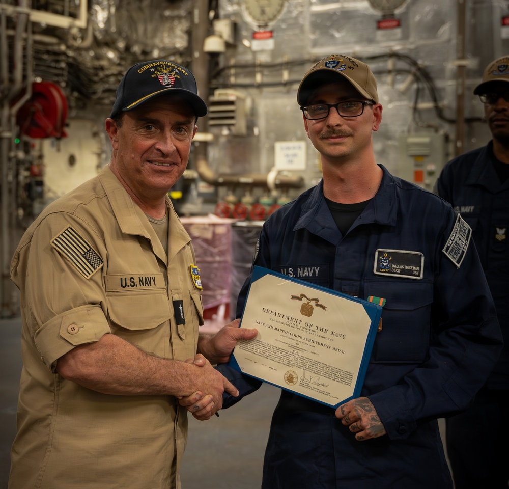 Rear Adm. Joe Cahill visits USS Nantucket (LCS 27)