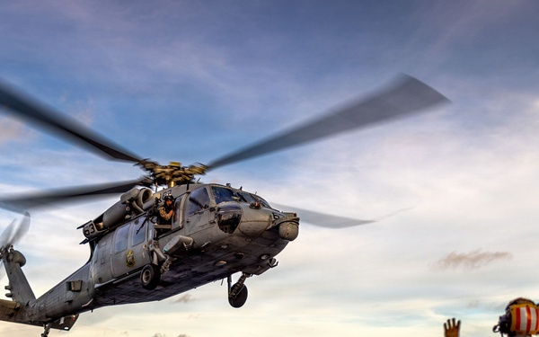11th MEU Marines, Sailors Conduct Fast-Rope Training Aboard USS Boxer