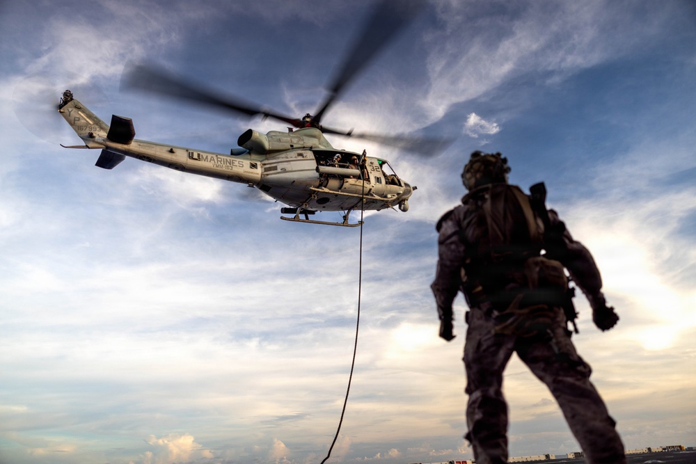 11th MEU Marines, Sailors Conduct Fast-Rope Training Aboard USS Boxer