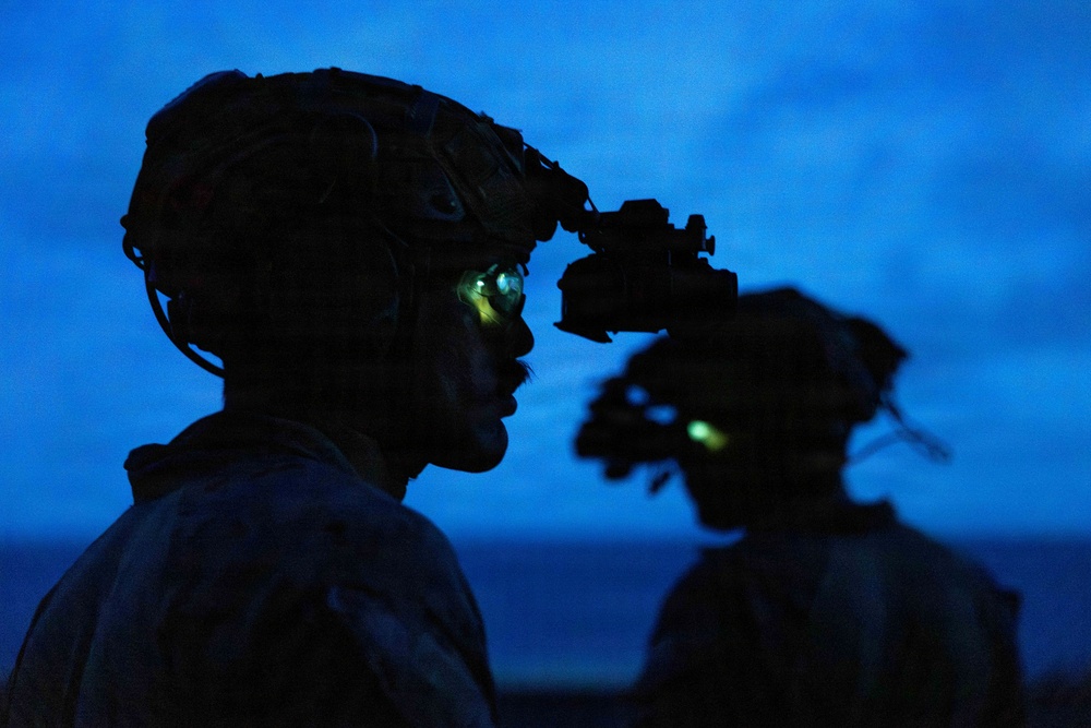 11th MEU Marines, Sailors Conduct Fast-Rope Training Aboard USS Boxer
