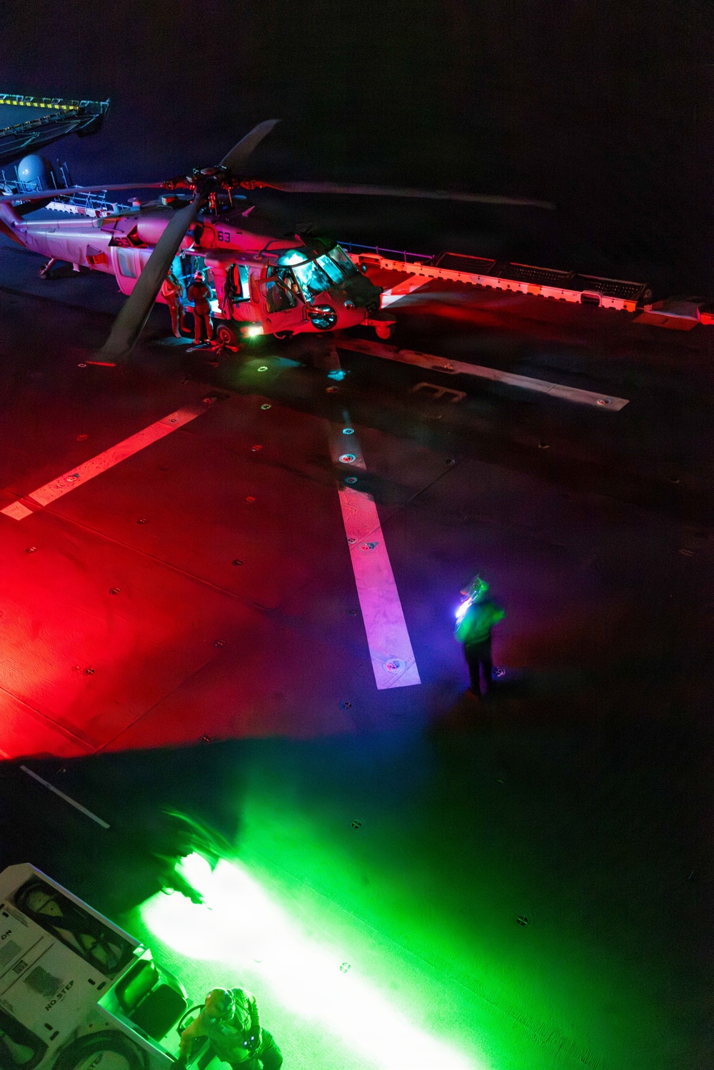 11th MEU Marines, Sailors Conduct Fast-Rope Training Aboard USS Boxer