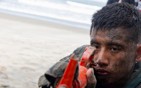 U.S. Marines, Salvadoran marines rehearse proper beach landing techniques and close quarter tactics during CENTAM Guardian 2026
