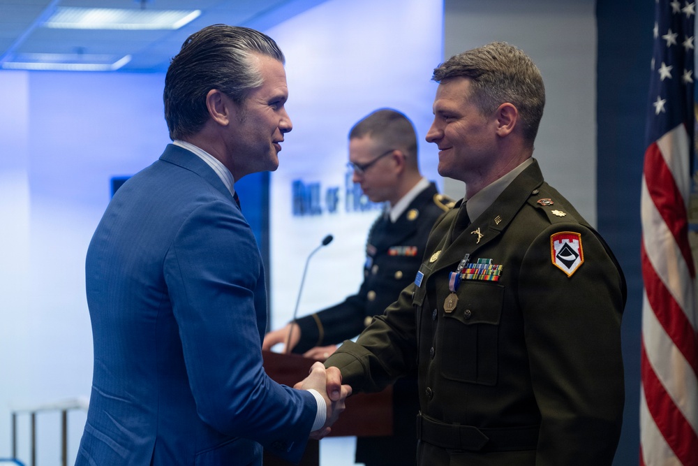 SECWAR Presents Medals