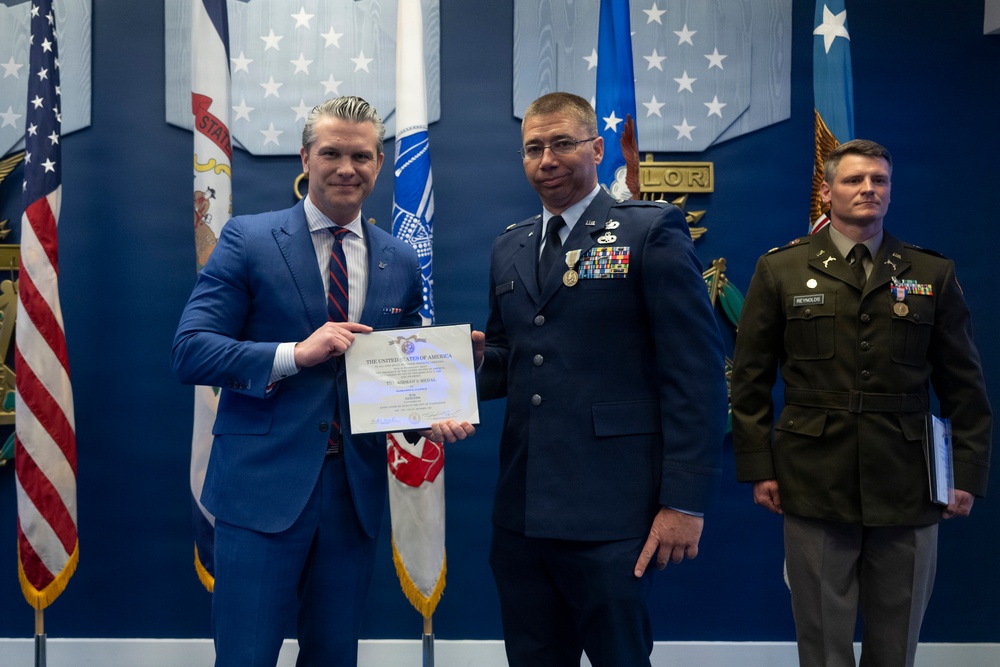SECWAR Presents Medals