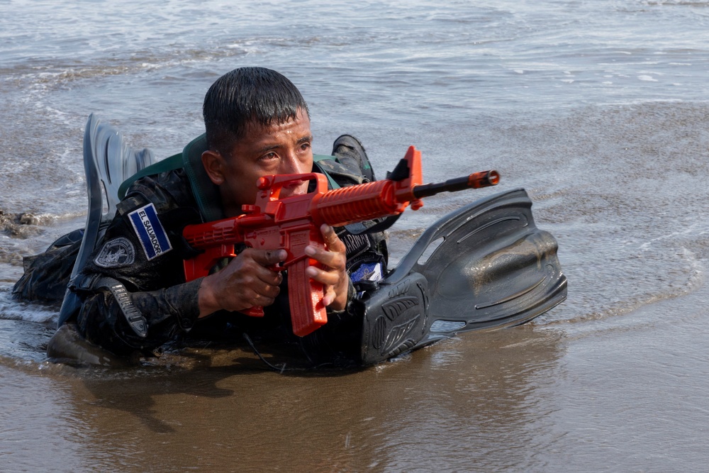 U.S. Marines, Salvadoran marines rehearse proper beach landing techniques and close quarter tactics during CENTAM Guardian 2026