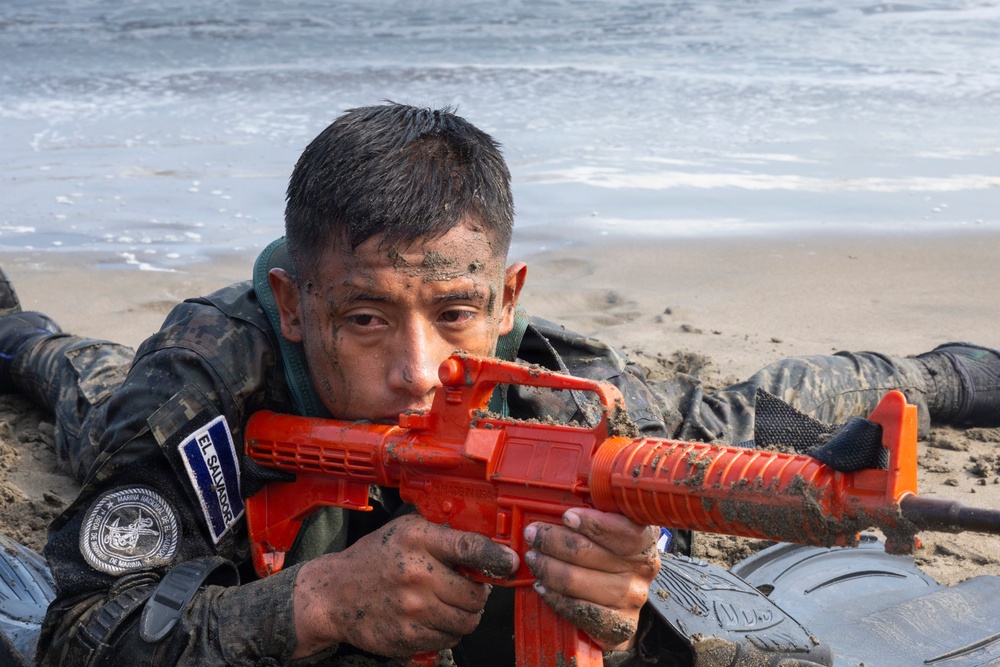 U.S. Marines, Salvadoran marines rehearse proper beach landing techniques and close quarter tactics during CENTAM Guardian 2026