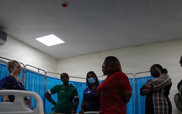 US, Ghana share ACLS best practices during AL26 MEDREX