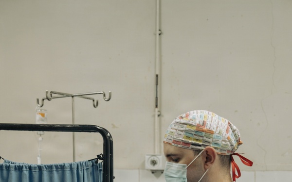 US, Senegal medical teams collaborate in an emergency room during African Lion 2026