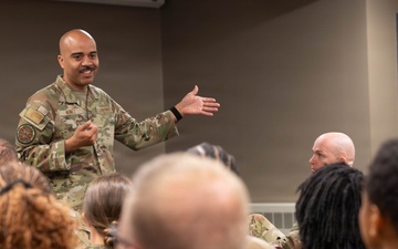 AFRC Command Chief visits 911th Airlift Wing, recognizes Steel Airmen