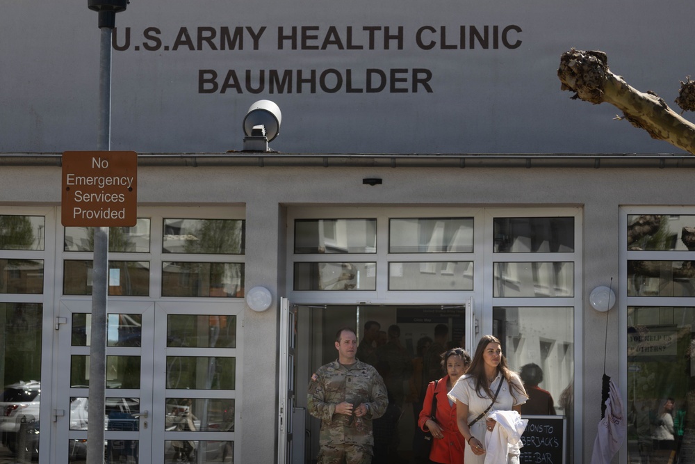 1st Battalion, 10th Special Forces Group (Airborne) tour their new home at Baumholder, Germany