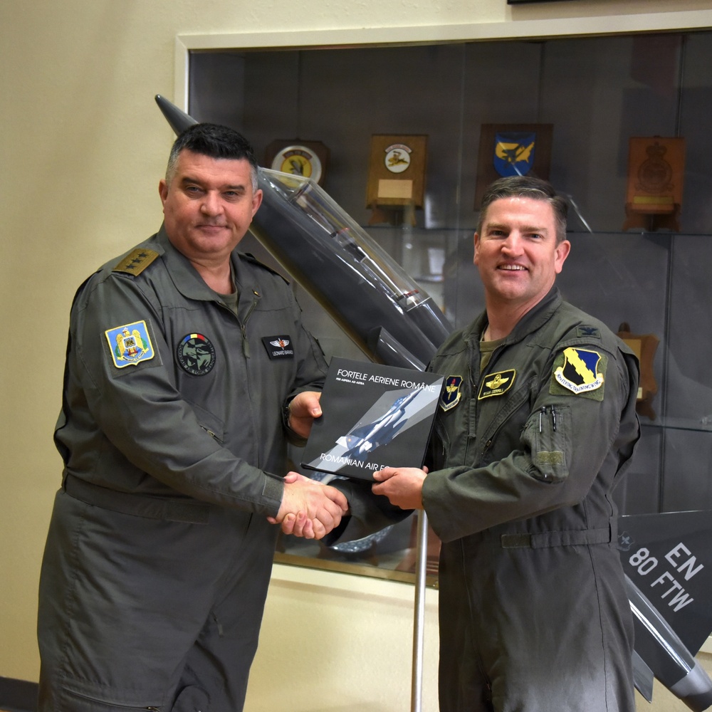 Chief of the Romanian Air Force visits ENJJPT