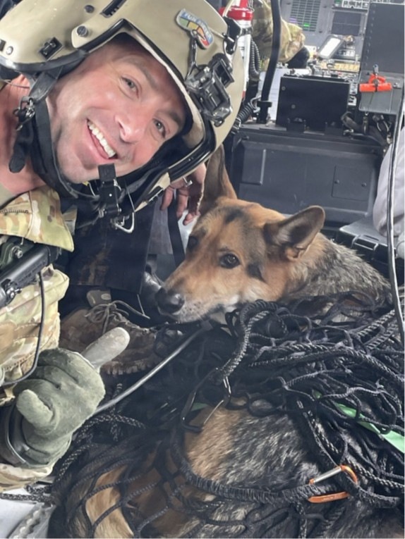 Tennessee Guardsmen airlift lost hiker from National Forest