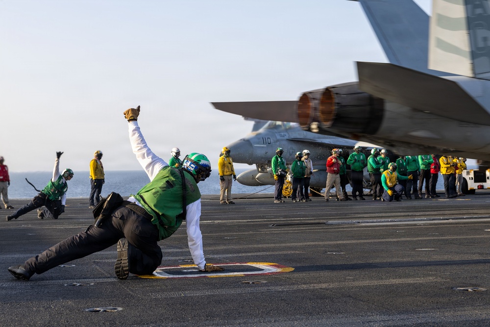 Flight Deck Operations Aboard USS George H.W. Bush (CVN 77)