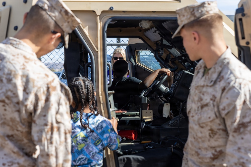 MCAGCC Marines Participate in 29 Palms Elementary School Month of Military Child v