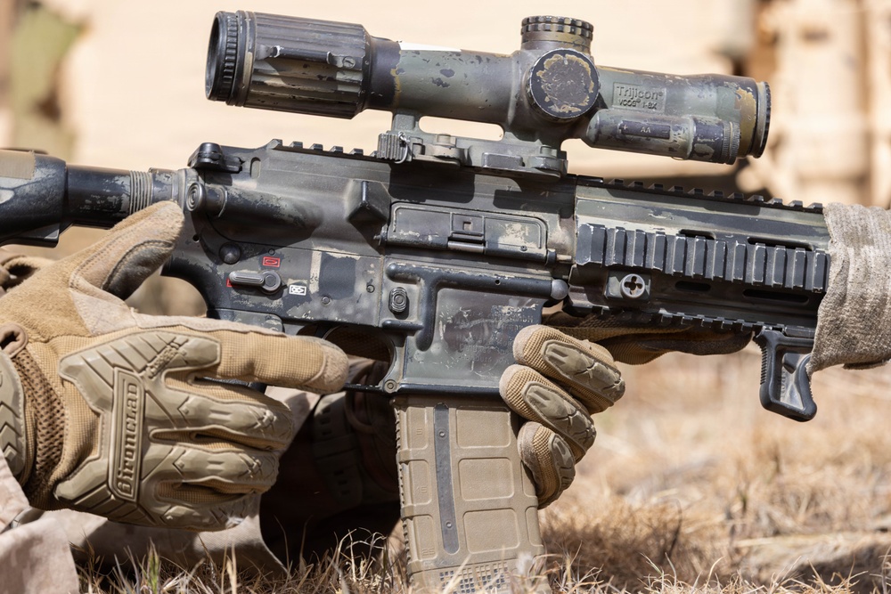 Marines coordinate close air support during Exercise Garnet Rattler