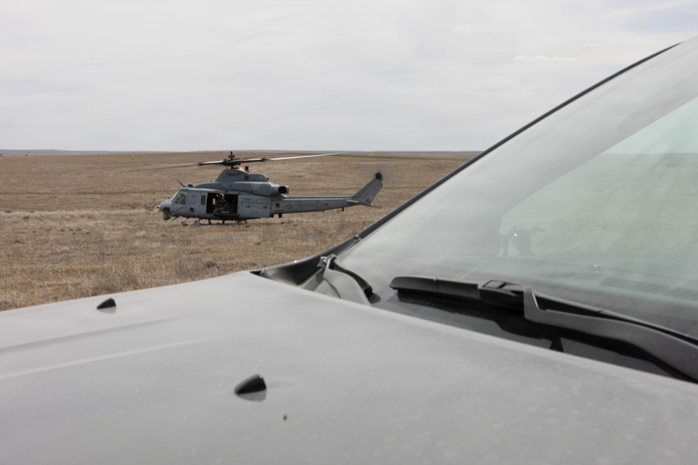 Marines coordinate close air support during Exercise Garnet Rattler