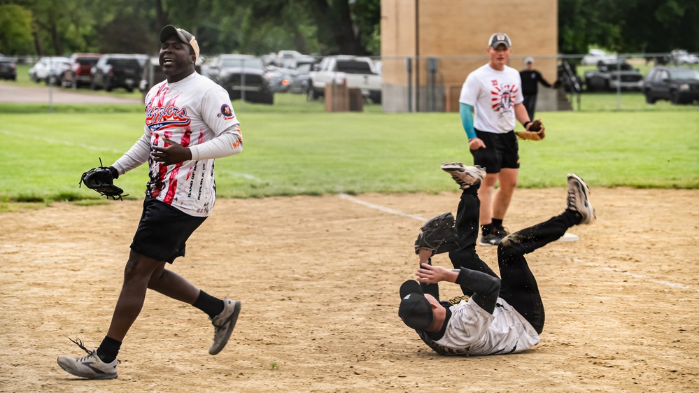 Soldiers of 1ID compete in Victory Week