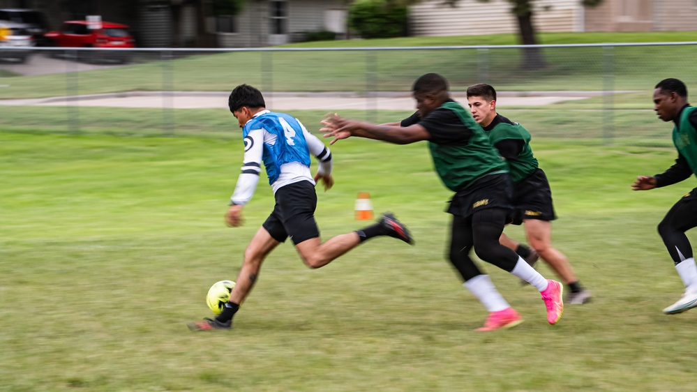 Soldiers of 1ID compete in Victory Week