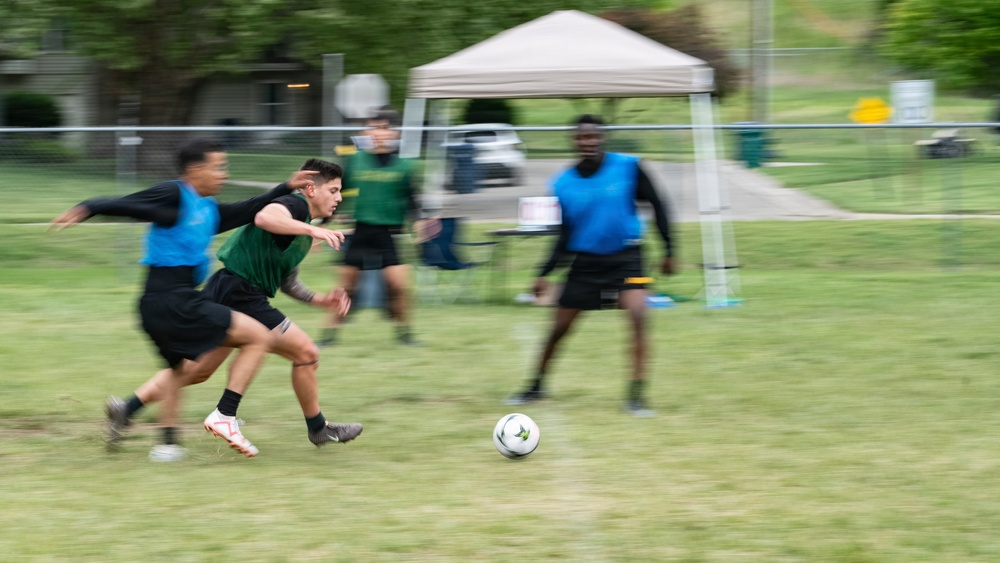 Soldiers of 1ID compete in Victory Week