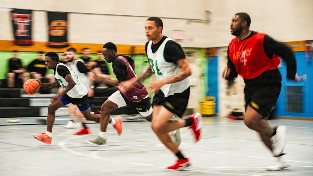 Soldiers of 1ID compete in Victory Week