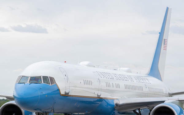Vice President Vance visits 132d Wing