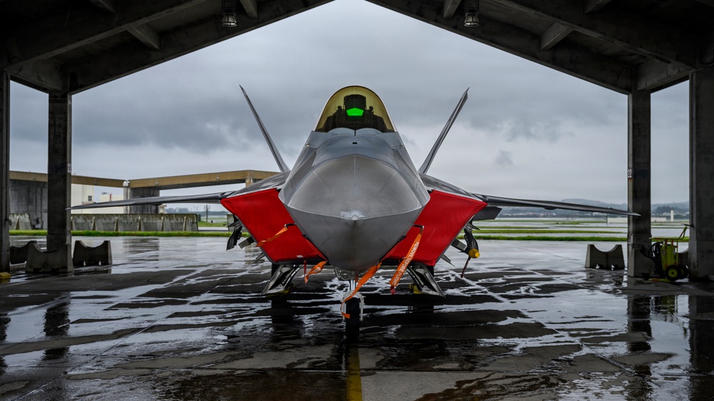 F-22 Raptors arrive at Kadena, strengthen Indo-Pacific airpower