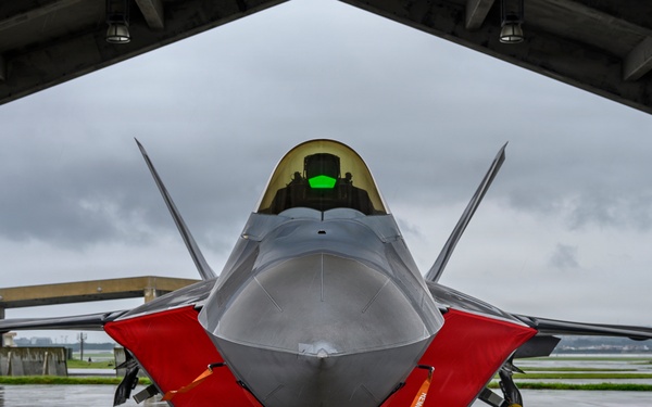 F-22 Raptors arrive at Kadena, strengthen Indo-Pacific airpower
