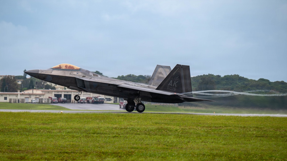 F-22 Raptors arrive at Kadena, strengthen Indo-Pacific airpower