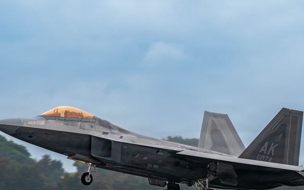 F-22 Raptors arrive at Kadena, strengthen Indo-Pacific airpower