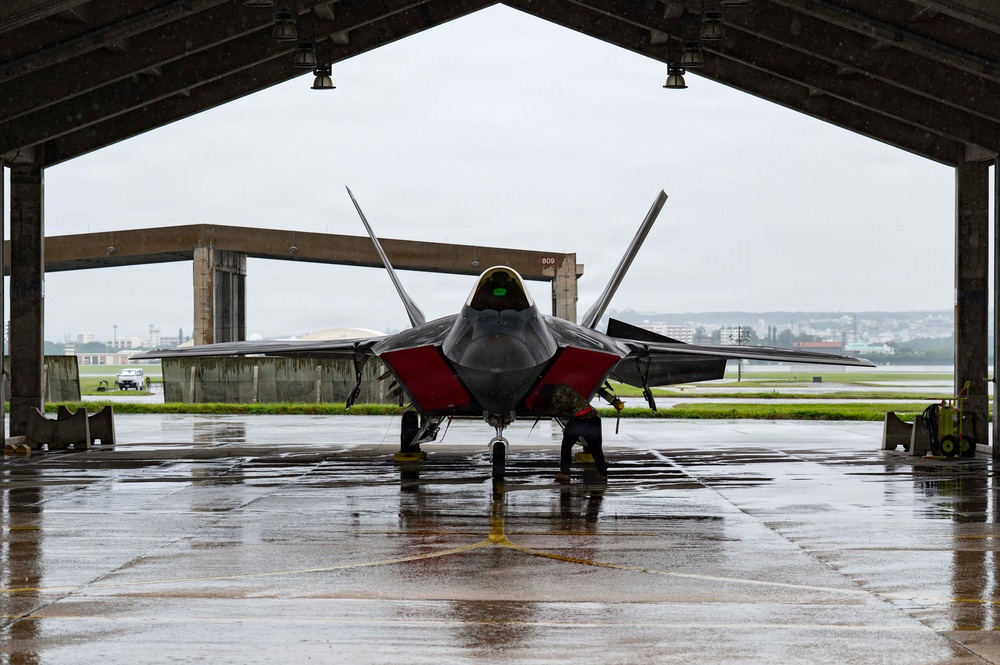F-22 Raptors arrive at Kadena, strengthen Indo-Pacific airpower