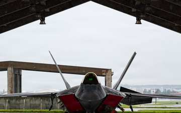 F-22 Raptors arrive at Kadena, strengthen Indo-Pacific airpower