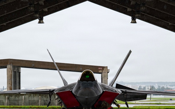 F-22 Raptors arrive at Kadena, strengthen Indo-Pacific airpower