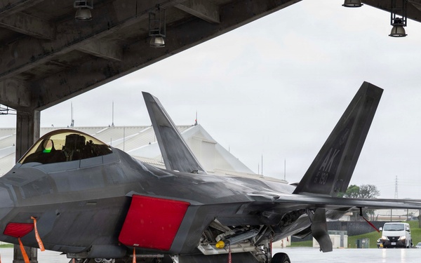 F-22 Raptors arrive at Kadena, strengthen Indo-Pacific airpower