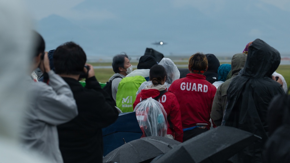 JMSDF-MCAS Iwakuni Friendship Day 2026: CVW-5 Flyover