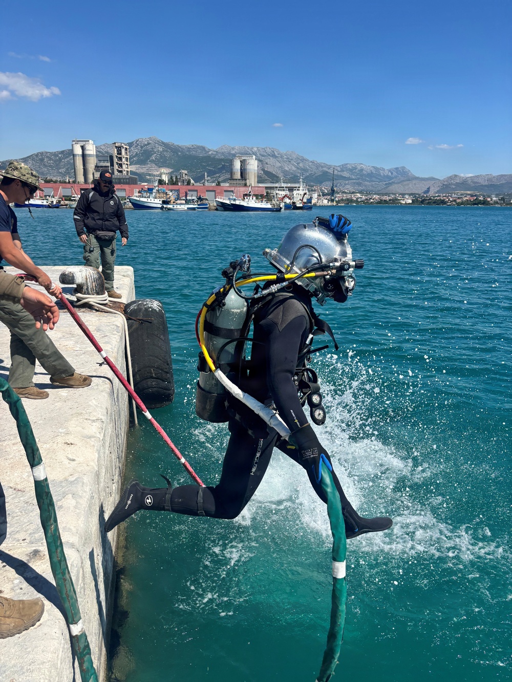 Seabees Conduct Infrastructure Repairs at Port Brizine