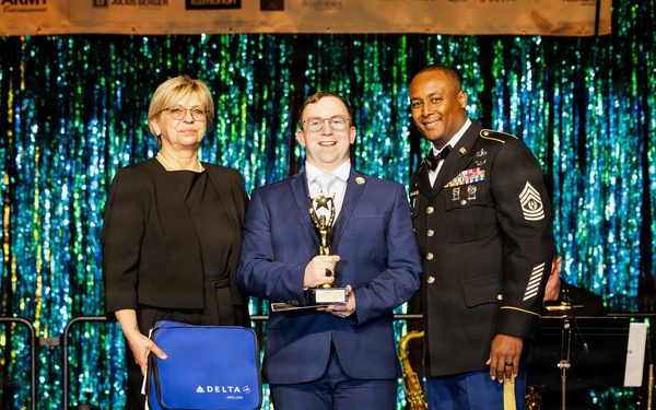 Sgt. Michael Bradle receiving TOPPERs Award