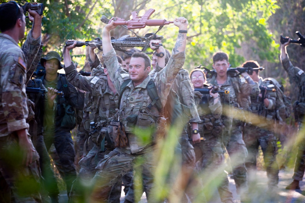 Balikatan 2026: U.S., AFP Soldiers cross the finish line at jungle school
