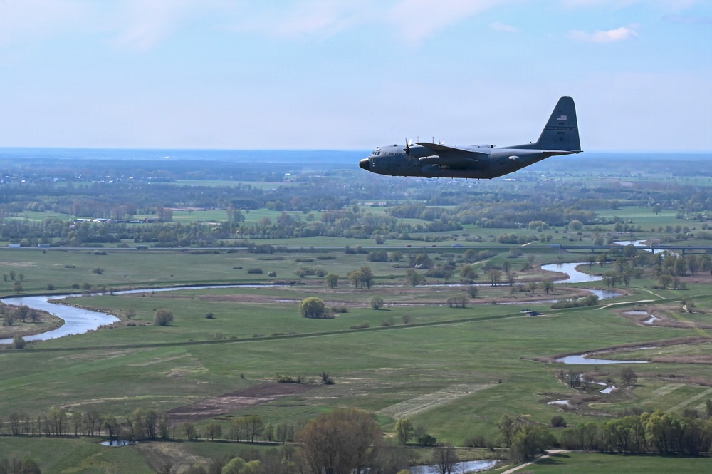 Supply from the sky: U.S., Polish Airmen strengthen Allied airlift capabilities during exercise Hussar Saber 26-1