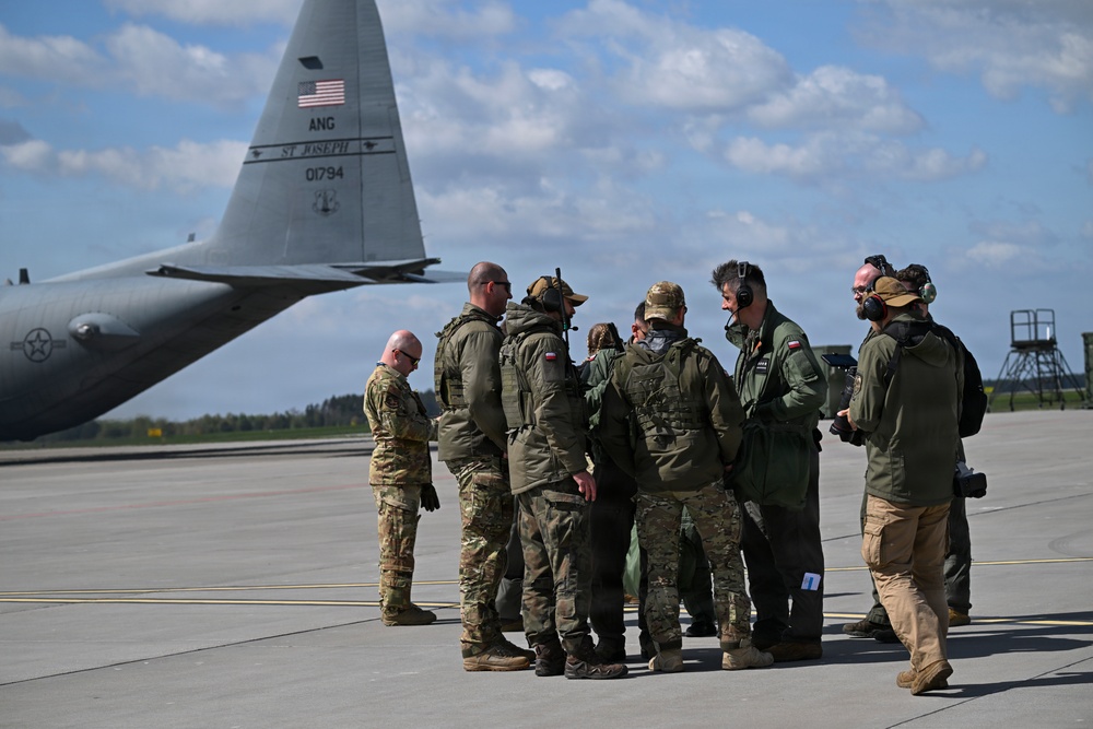 Supply from the sky: U.S., Polish Airmen strengthen Allied airlift capabilities during exercise Hussar Saber 26-1