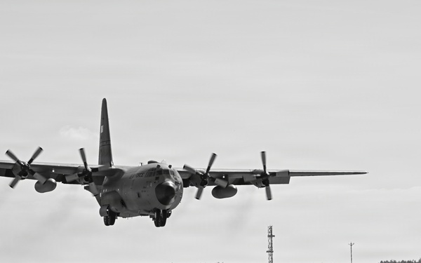 Supply from the sky: U.S., Polish Airmen strengthen Allied airlift capabilities during exercise Hussar Saber 26-1