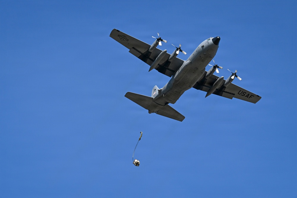 Supply from the sky: U.S., Polish Airmen strengthen Allied airlift capabilities during exercise Hussar Saber 26-1